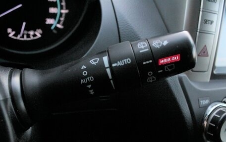 Toyota Land Cruiser Prado 150 рестайлинг 2, 2013 год, 3 080 000 рублей, 13 фотография