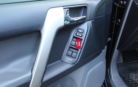 Toyota Land Cruiser Prado 150 рестайлинг 2, 2013 год, 3 080 000 рублей, 21 фотография