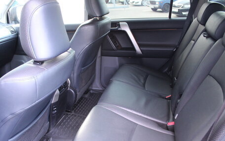 Toyota Land Cruiser Prado 150 рестайлинг 2, 2013 год, 3 080 000 рублей, 24 фотография