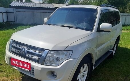 Mitsubishi Pajero IV, 2013 год, 1 950 000 рублей, 1 фотография