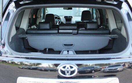 Toyota Land Cruiser Prado 150 рестайлинг 2, 2013 год, 3 080 000 рублей, 28 фотография