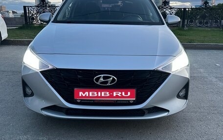 Hyundai Solaris II рестайлинг, 2021 год, 1 650 000 рублей, 1 фотография