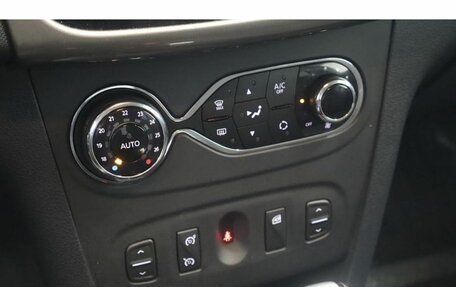 Renault Logan II, 2022 год, 1 100 000 рублей, 10 фотография