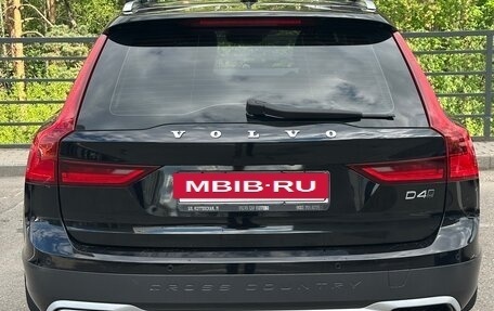 Volvo V90 Cross Country I рестайлинг, 2017 год, 3 200 000 рублей, 5 фотография