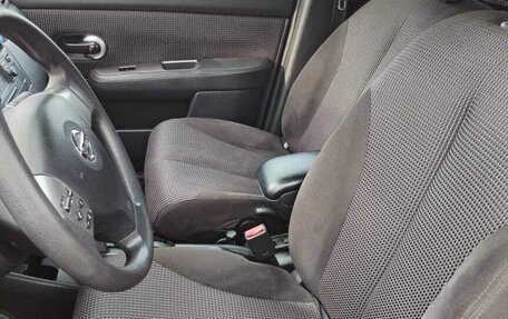 Nissan Tiida, 2010 год, 670 000 рублей, 8 фотография