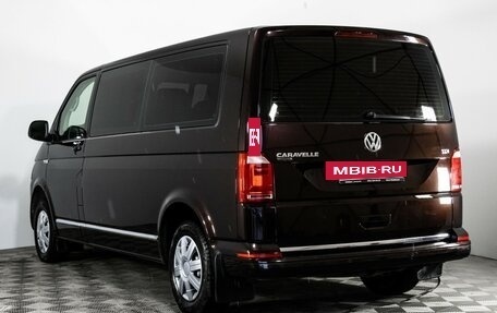Volkswagen Caravelle T6 рестайлинг, 2017 год, 2 689 000 рублей, 7 фотография