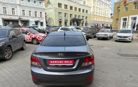 Hyundai Solaris II рестайлинг, 2012 год, 870 000 рублей, 5 фотография