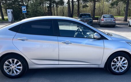 Hyundai Solaris II рестайлинг, 2011 год, 695 000 рублей, 2 фотография