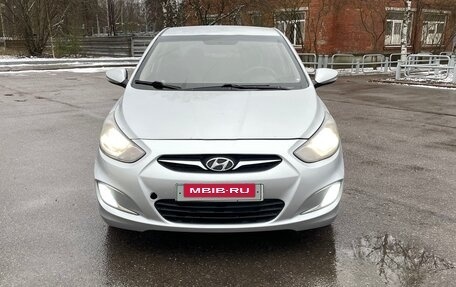 Hyundai Solaris II рестайлинг, 2011 год, 695 000 рублей, 7 фотография