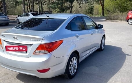 Hyundai Solaris II рестайлинг, 2011 год, 695 000 рублей, 3 фотография