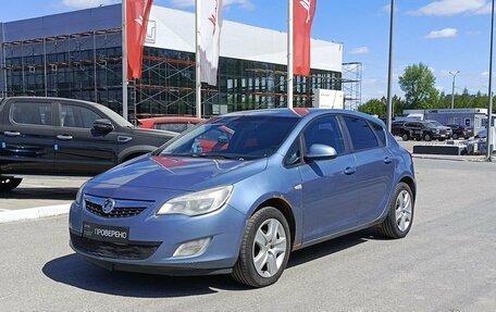 Opel Astra J, 2010 год, 490 000 рублей, 1 фотография