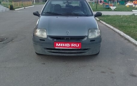Renault Clio III, 2001 год, 145 000 рублей, 1 фотография