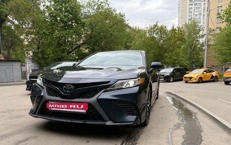 Toyota Camry, 2020 год, 2 590 000 рублей, 3 фотография