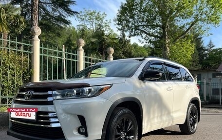 Toyota Highlander III, 2016 год, 3 900 000 рублей, 3 фотография
