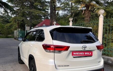 Toyota Highlander III, 2016 год, 3 900 000 рублей, 10 фотография