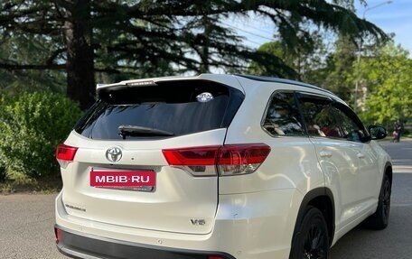 Toyota Highlander III, 2016 год, 3 900 000 рублей, 8 фотография