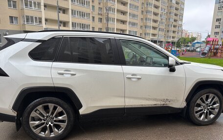 Toyota RAV4, 2020 год, 3 220 000 рублей, 4 фотография