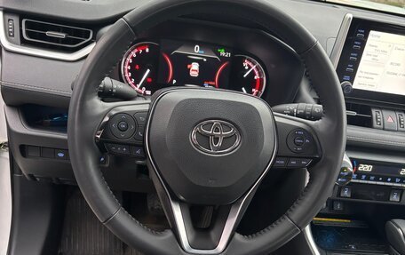 Toyota RAV4, 2020 год, 3 220 000 рублей, 9 фотография