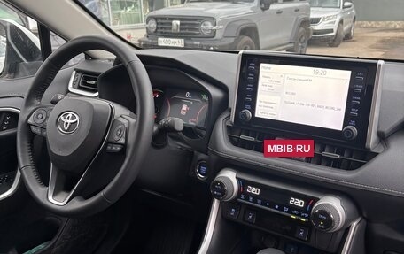 Toyota RAV4, 2020 год, 3 220 000 рублей, 6 фотография