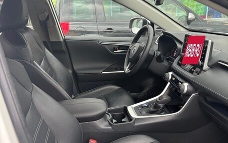 Toyota RAV4, 2020 год, 3 220 000 рублей, 5 фотография