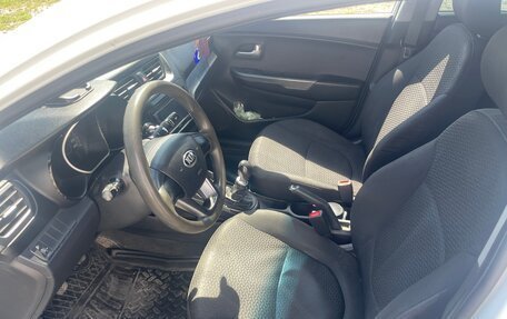 KIA Rio III рестайлинг, 2013 год, 985 000 рублей, 2 фотография