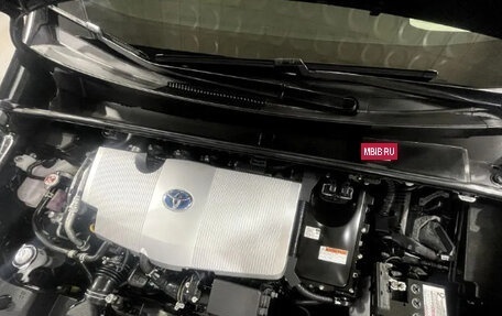Toyota Prius IV XW50, 2022 год, 2 200 000 рублей, 5 фотография
