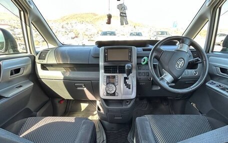 Toyota Noah III, 2008 год, 1 400 000 рублей, 12 фотография
