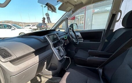 Toyota Noah III, 2008 год, 1 400 000 рублей, 10 фотография