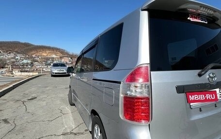 Toyota Noah III, 2008 год, 1 400 000 рублей, 7 фотография