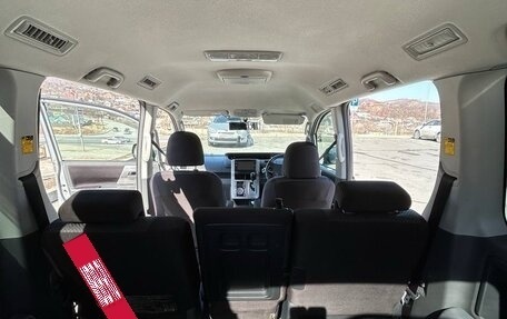 Toyota Noah III, 2008 год, 1 400 000 рублей, 5 фотография