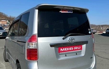 Toyota Noah III, 2008 год, 1 400 000 рублей, 6 фотография