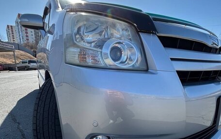 Toyota Noah III, 2008 год, 1 400 000 рублей, 17 фотография