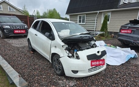 Toyota Yaris III рестайлинг, 2008 год, 150 000 рублей, 2 фотография
