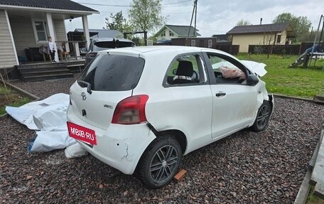 Toyota Yaris III рестайлинг, 2008 год, 150 000 рублей, 5 фотография
