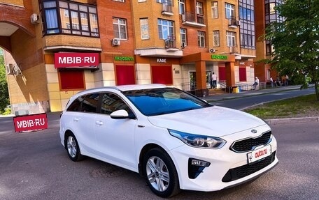 KIA cee'd III, 2019 год, 1 990 000 рублей, 3 фотография