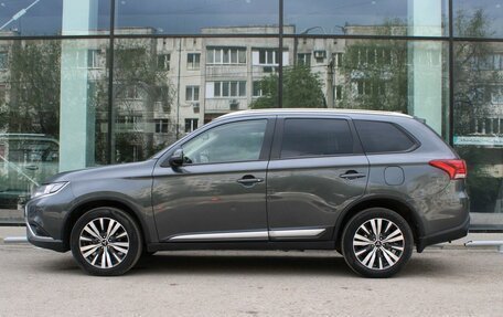 Mitsubishi Outlander III рестайлинг 3, 2019 год, 2 487 000 рублей, 8 фотография