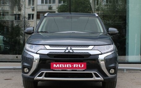 Mitsubishi Outlander III рестайлинг 3, 2019 год, 2 487 000 рублей, 2 фотография