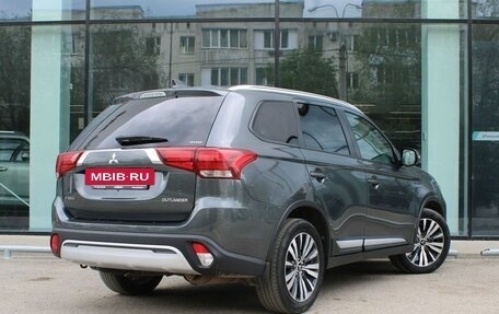 Mitsubishi Outlander III рестайлинг 3, 2019 год, 2 487 000 рублей, 5 фотография