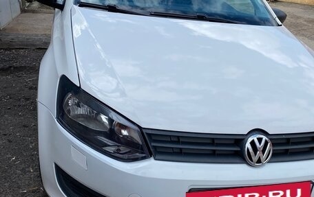 Volkswagen Polo VI (EU Market), 2012 год, 750 000 рублей, 2 фотография