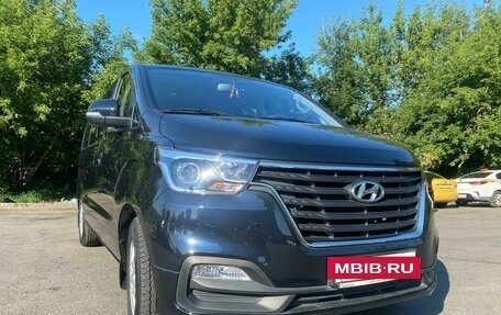 Hyundai H-1 II рестайлинг, 2019 год, 3 900 000 рублей, 3 фотография