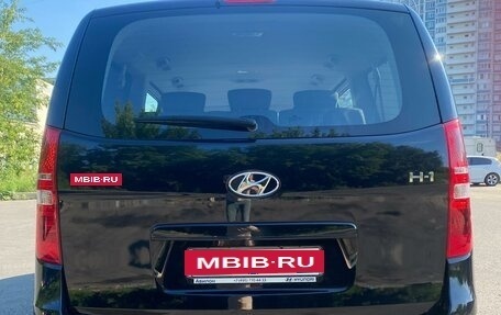 Hyundai H-1 II рестайлинг, 2019 год, 3 900 000 рублей, 2 фотография