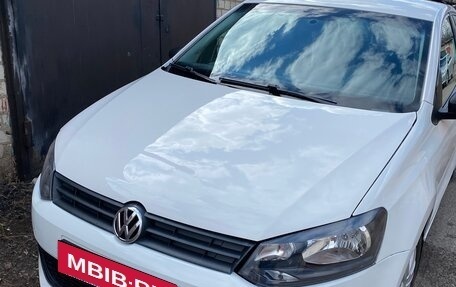 Volkswagen Polo VI (EU Market), 2012 год, 750 000 рублей, 3 фотография
