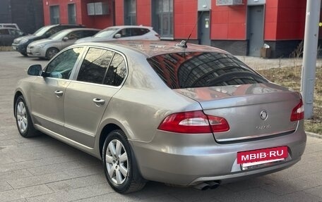Skoda Superb III рестайлинг, 2009 год, 835 000 рублей, 3 фотография