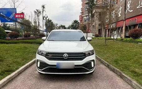 Volkswagen T-Roc I, 2022 год, 1 410 000 рублей, 2 фотография