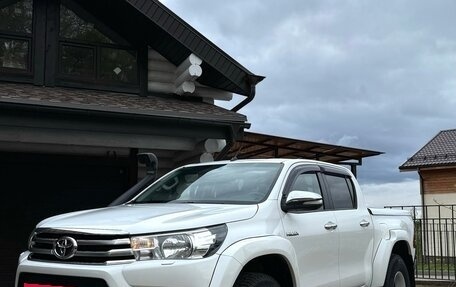 Toyota Hilux VIII, 2015 год, 6 500 000 рублей, 2 фотография