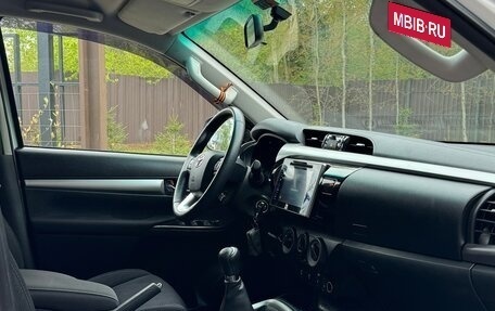 Toyota Hilux VIII, 2015 год, 6 500 000 рублей, 9 фотография