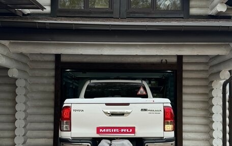 Toyota Hilux VIII, 2015 год, 6 500 000 рублей, 4 фотография