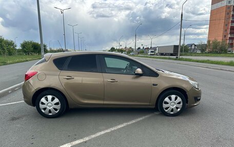 Opel Astra J, 2013 год, 725 000 рублей, 2 фотография