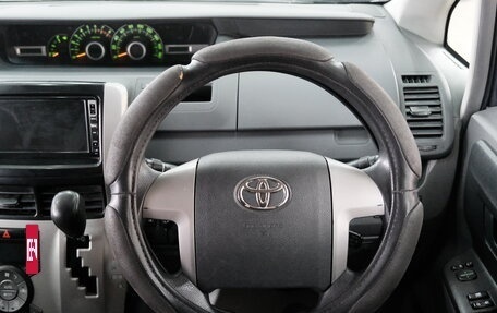 Toyota Voxy II, 2008 год, 1 349 000 рублей, 10 фотография