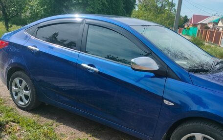 Hyundai Solaris II рестайлинг, 2012 год, 870 000 рублей, 2 фотография